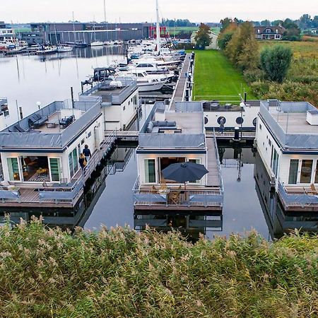 Stunning Ship In Aalsmeer With Harbor View Exteriör bild