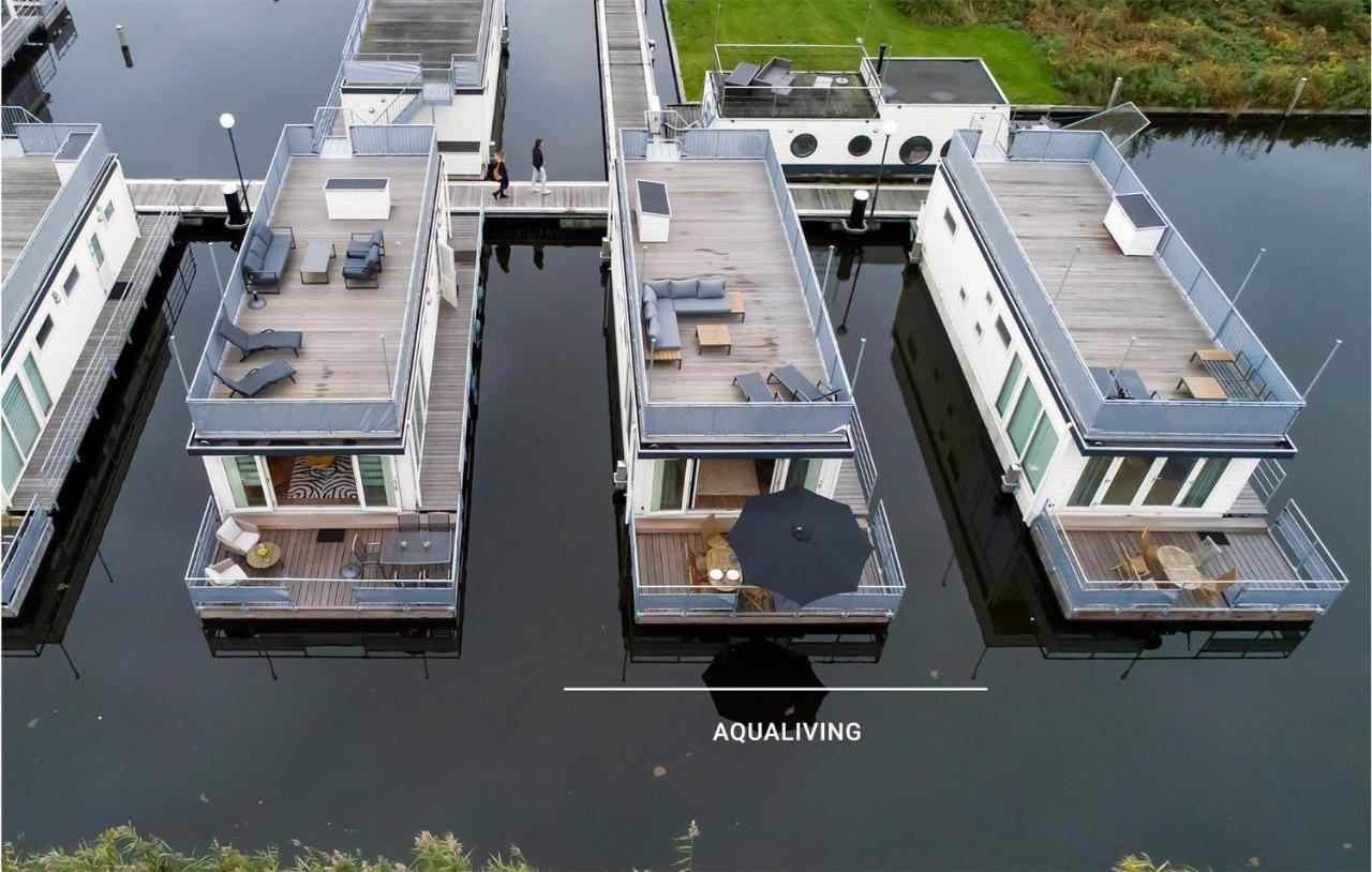 Stunning Ship In Aalsmeer With Harbor View Exteriör bild